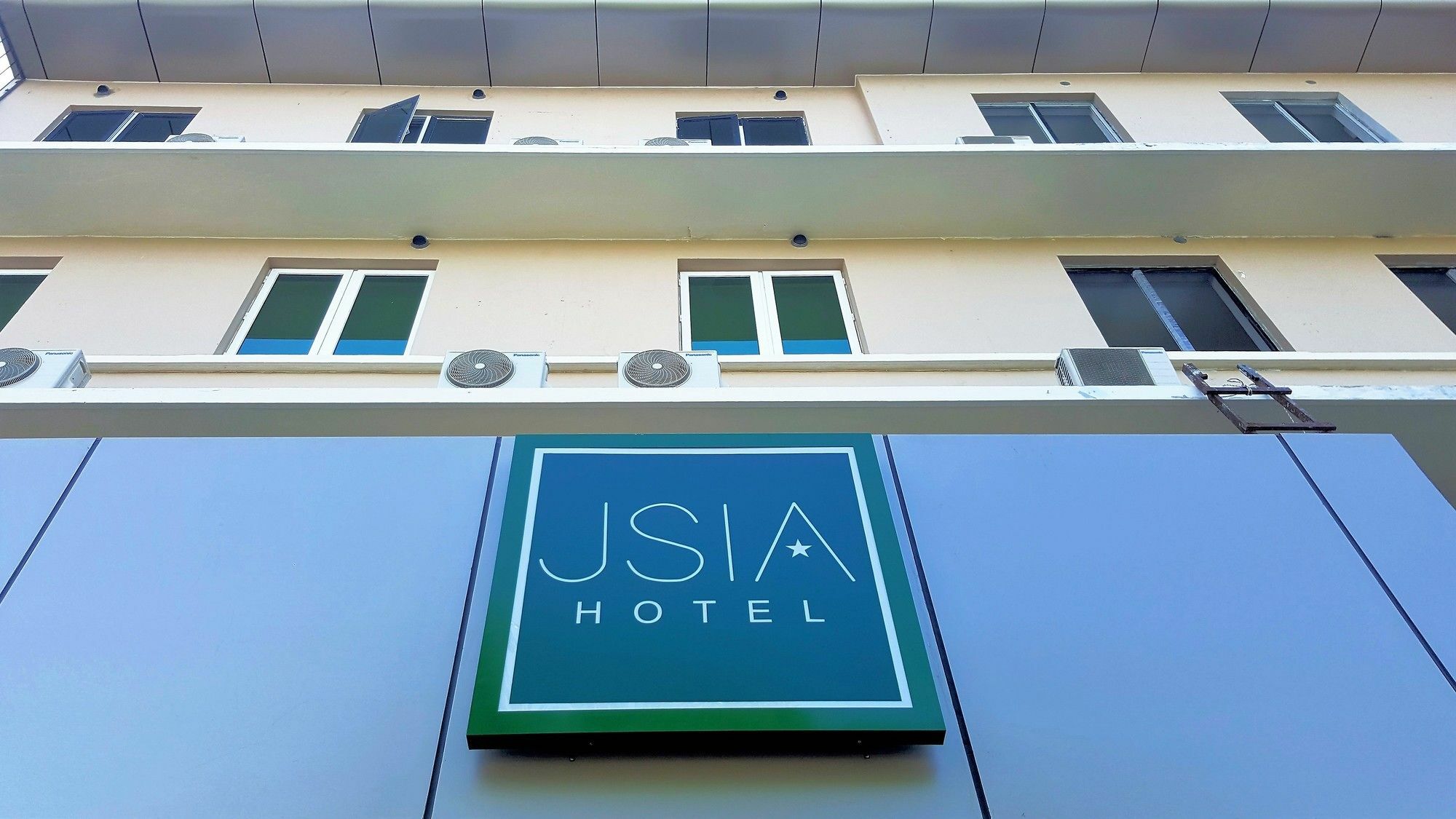 Hotel Jsia *